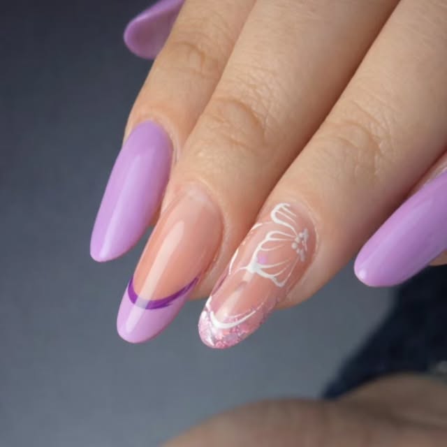 🌸 Un tocco di delicatezza sulle mani.